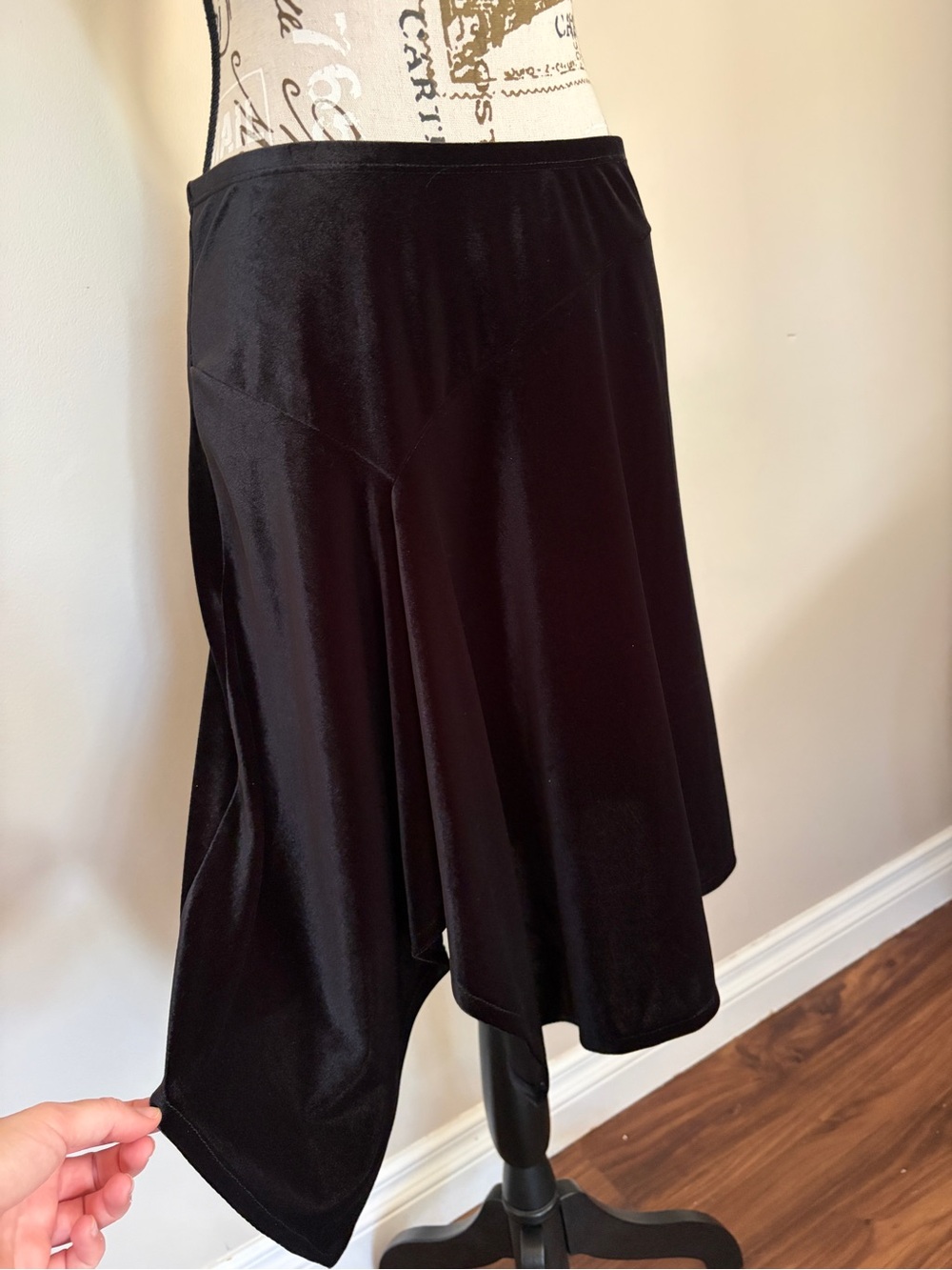 Y2K Le Chateau Black Velvet Skirt Whimsigoth Grunge 2000s Gothic - Picture 4 of 8